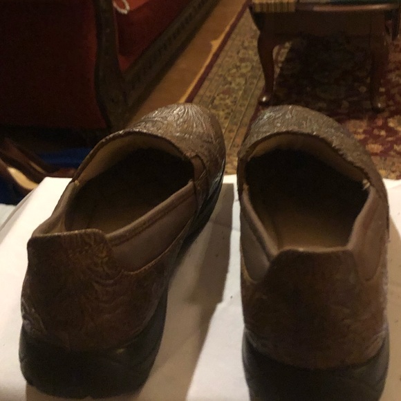 Kim Rodgers Embossed Brown Loafers Size 6 - Picture 7 of 9